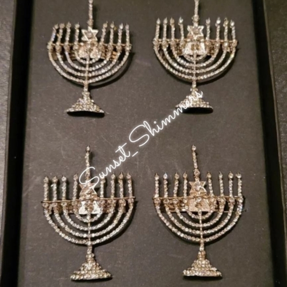 𝅺4PC Set Silver Hanukkah Napkin Rings Rhinestone Crystal Minorah 2.5" New - Picture 8 of 8